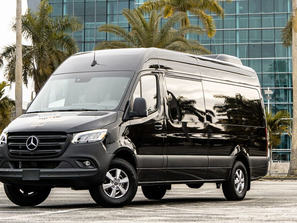 Minibus transfer vehicle